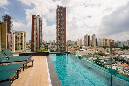 Studio à venda com 33m², 1 quarto e sem vaga Studio à venda com 33m², 1 quarto e sem vagaPiscina