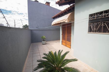 Casa para alugar com 290m², 3 quartos e 6 vagasQuintal