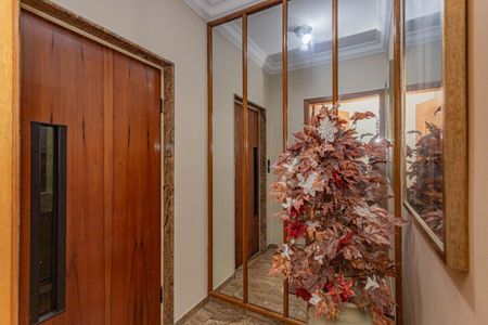 Apartamento à venda com 240m², 3 quartos e 3 vagasHall social