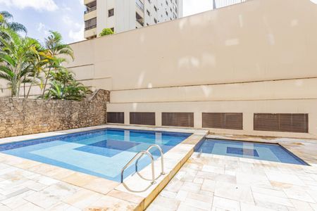 Apartamento à venda com 240m², 3 quartos e 3 vagasÁrea comum - Piscina