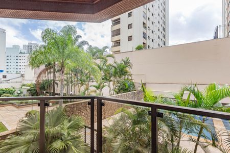 Apartamento à venda com 240m², 3 quartos e 3 vagasVaranda da suíte 1