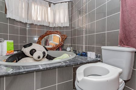 Apartamento à venda com 240m², 3 quartos e 3 vagasBanheiro da Suíte 1