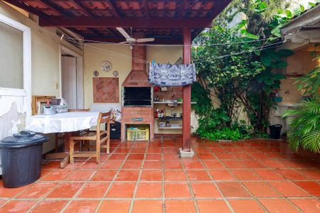 Casa à venda com 158m², 3 quartos e 2 vagasQuintal