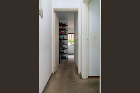 Casa à venda com 158m², 3 quartos e 2 vagasCorredor