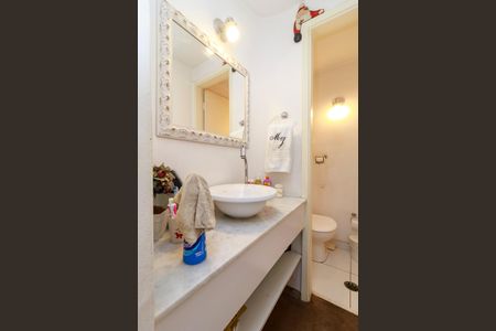 Casa à venda com 158m², 3 quartos e 2 vagasLavabo