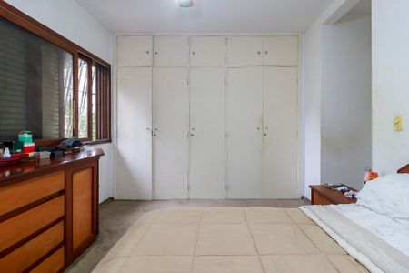 Casa à venda com 158m², 3 quartos e 2 vagasSuíte