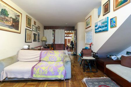 Casa à venda com 158m², 3 quartos e 2 vagasSala