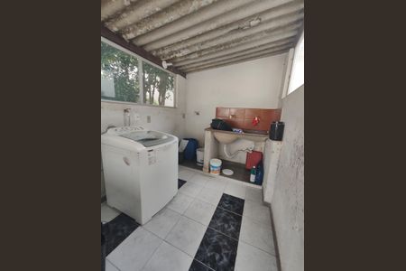Casa à venda com 360m², 2 quartos e 1 vagaÁrea de Serviço
