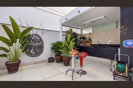 Apartamento à venda com 140m², 2 quartos e 2 vagasÁrea Privativa