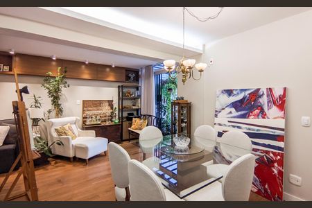 Apartamento à venda com 140m², 2 quartos e 2 vagasSala