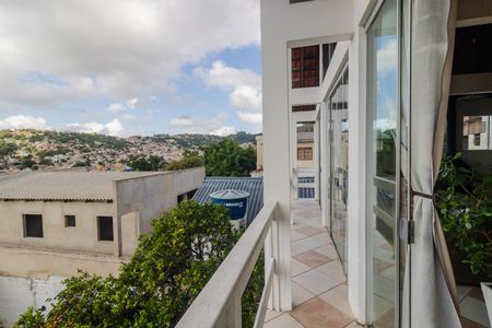 Casa à venda com 170m², 5 quartos e 2 vagas Casa à venda com 170m², 5 quartos e 2 vagasVaranda - Sala/Cobertura