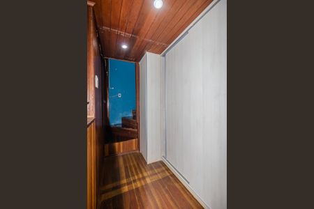 Casa à venda com 170m², 5 quartos e 2 vagas Casa à venda com 170m², 5 quartos e 2 vagasQuarto 3 - Closet