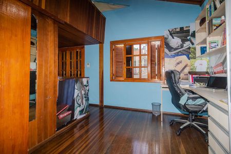 Casa à venda com 170m², 5 quartos e 2 vagas Casa à venda com 170m², 5 quartos e 2 vagasQuarto 3