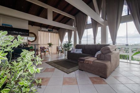 Casa à venda com 170m², 5 quartos e 2 vagas Casa à venda com 170m², 5 quartos e 2 vagasSala/Cobertura