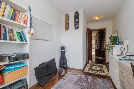 Casa à venda com 170m², 5 quartos e 2 vagas Casa à venda com 170m², 5 quartos e 2 vagasQuarto 2