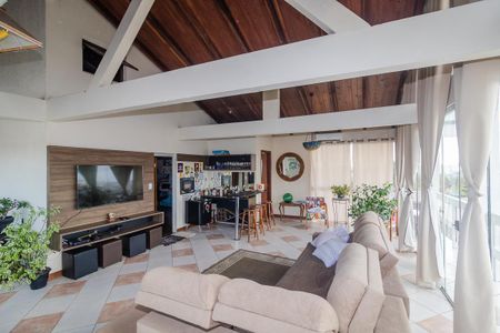 Casa à venda com 170m², 5 quartos e 2 vagas Casa à venda com 170m², 5 quartos e 2 vagasSala/Cobertura