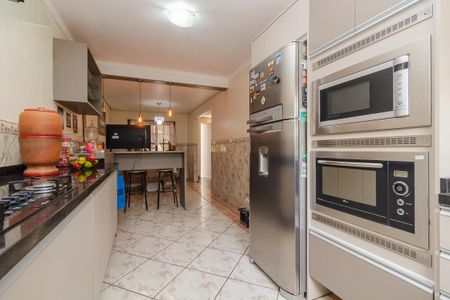 Casa à venda com 170m², 5 quartos e 2 vagas Casa à venda com 170m², 5 quartos e 2 vagasCozinha