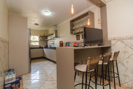 Casa à venda com 170m², 5 quartos e 2 vagas Casa à venda com 170m², 5 quartos e 2 vagasCozinha