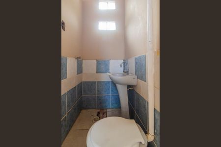 Casa à venda com 170m², 5 quartos e 2 vagas Casa à venda com 170m², 5 quartos e 2 vagasBanheiro de serviço