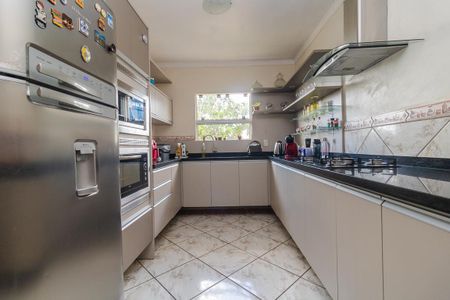 Casa à venda com 170m², 5 quartos e 2 vagas Casa à venda com 170m², 5 quartos e 2 vagasCozinha