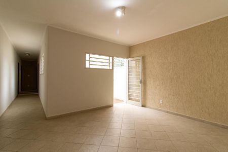 Casa para alugar com 180m², 4 quartos e 4 vagas Casa para alugar com 180m², 4 quartos e 4 vagasQuarto 1