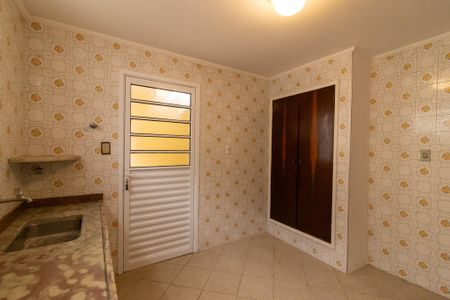 Casa para alugar com 180m², 4 quartos e 4 vagas Casa para alugar com 180m², 4 quartos e 4 vagasCozinha