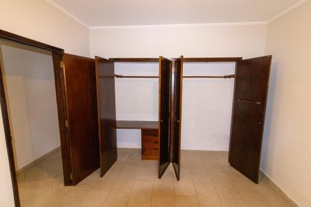 Casa para alugar com 180m², 4 quartos e 4 vagas Casa para alugar com 180m², 4 quartos e 4 vagasQuarto 2