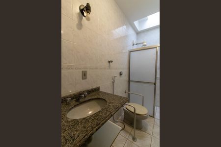 Casa para alugar com 180m², 4 quartos e 4 vagas Casa para alugar com 180m², 4 quartos e 4 vagasBanheiro da Suíte 1
