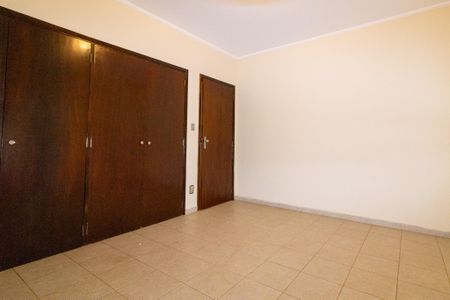 Casa para alugar com 180m², 4 quartos e 4 vagas Casa para alugar com 180m², 4 quartos e 4 vagasSuíte 1