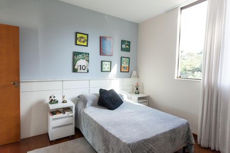 Casa de condomínio à venda com 308m², 3 quartos e 4 vagas Casa de condomínio à venda com 308m², 3 quartos e 4 vagasQuarto 2