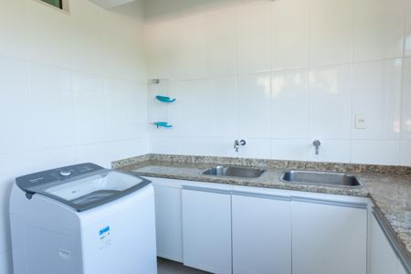 Casa de condomínio à venda com 308m², 3 quartos e 4 vagas Casa de condomínio à venda com 308m², 3 quartos e 4 vagasÁrea de Serviço