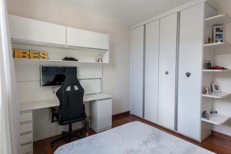 Casa de condomínio à venda com 308m², 3 quartos e 4 vagas Casa de condomínio à venda com 308m², 3 quartos e 4 vagasQuarto 2