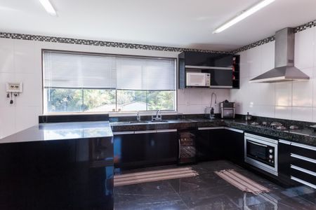 Casa de condomínio à venda com 308m², 3 quartos e 4 vagas Casa de condomínio à venda com 308m², 3 quartos e 4 vagasCozinha