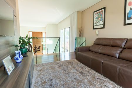 Casa de condomínio à venda com 308m², 3 quartos e 4 vagas Casa de condomínio à venda com 308m², 3 quartos e 4 vagasSala de TV