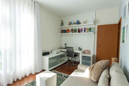 Casa de condomínio à venda com 308m², 3 quartos e 4 vagas Casa de condomínio à venda com 308m², 3 quartos e 4 vagasQuarto 1