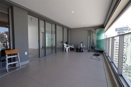 Apartamento à venda com 160m², 3 quartos e 2 vagasVaranda