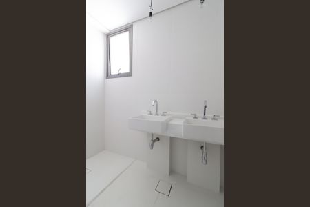 Apartamento à venda com 160m², 3 quartos e 2 vagasBanheiro da suite principal