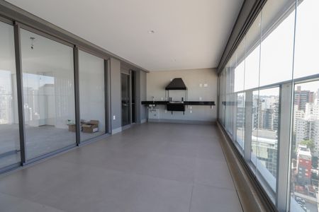 Apartamento à venda com 160m², 3 quartos e 2 vagasVaranda