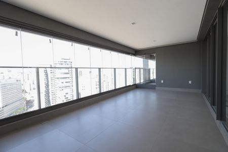 Apartamento à venda com 160m², 3 quartos e 2 vagasvaranda