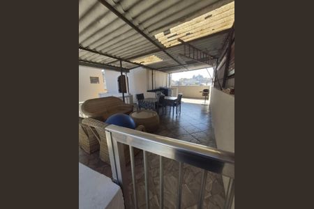 Casa à venda com 180m², 2 quartos e sem vaga