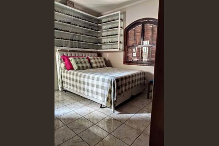 Casa à venda com 180m², 2 quartos e sem vaga