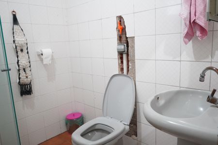 Casa à venda com 250m², 2 quartos e 4 vagasBanheiro Social