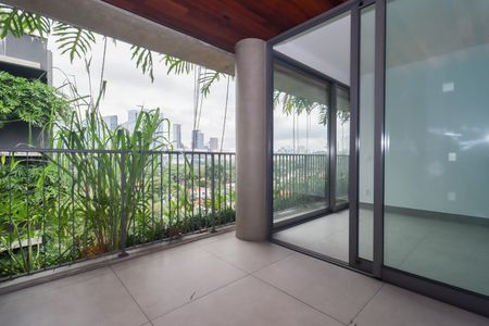 Apartamento à venda com 167m², 3 quartos e 2 vagas Apartamento à venda com 167m², 3 quartos e 2 vagasVaranda da Suíte 1