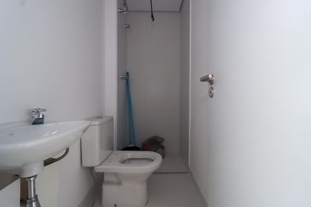 Apartamento à venda com 167m², 3 quartos e 2 vagas Apartamento à venda com 167m², 3 quartos e 2 vagasBanheiro de Serviço