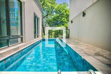 Apartamento à venda com 36m², 1 quarto e sem vagaÁrea comum - Piscina