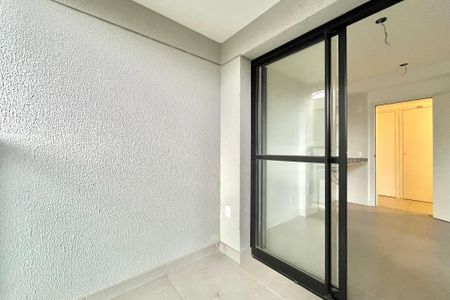 Studio à venda com 28m², 1 quarto e sem vaga Studio à venda com 28m², 1 quarto e sem vagaVaranda Studio