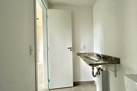 Studio à venda com 28m², 1 quarto e sem vaga Studio à venda com 28m², 1 quarto e sem vagaBanheiro