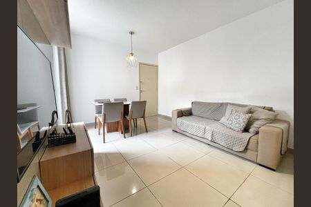 Apartamento à venda com 74m², 3 quartos e 1 vaga Apartamento à venda com 74m², 3 quartos e 1 vagaSala