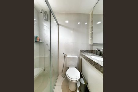 Apartamento à venda com 74m², 3 quartos e 1 vaga Apartamento à venda com 74m², 3 quartos e 1 vagaBanheiro