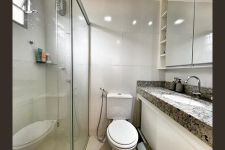 Apartamento à venda com 74m², 3 quartos e 1 vaga Apartamento à venda com 74m², 3 quartos e 1 vagaBanheiro